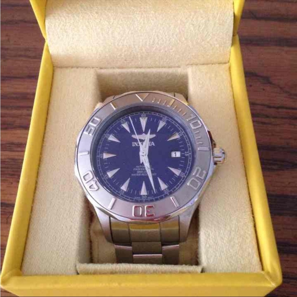 Invicta Automatic Stainless Steel 7035